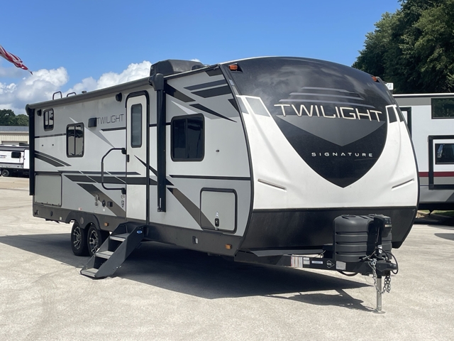 2021 Cruiser RV Twilight Signature 2600 — photo 1 of 8