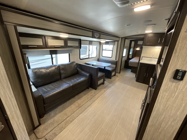 2019 Cruiser RV Fun Finder 27BH — photo 3 of 8