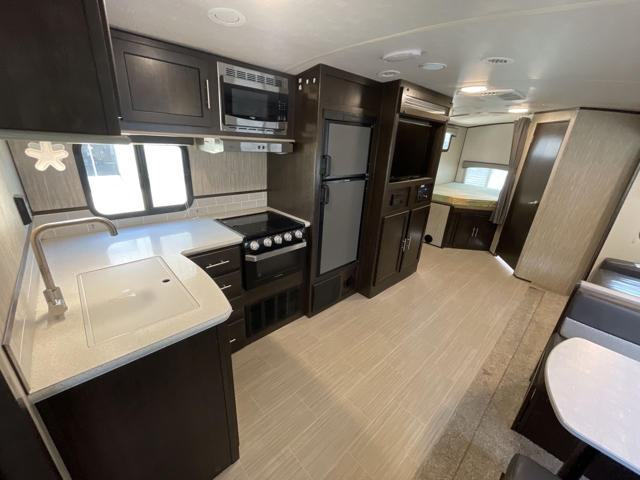 2019 Cruiser RV Fun Finder 27BH — photo 4 of 8