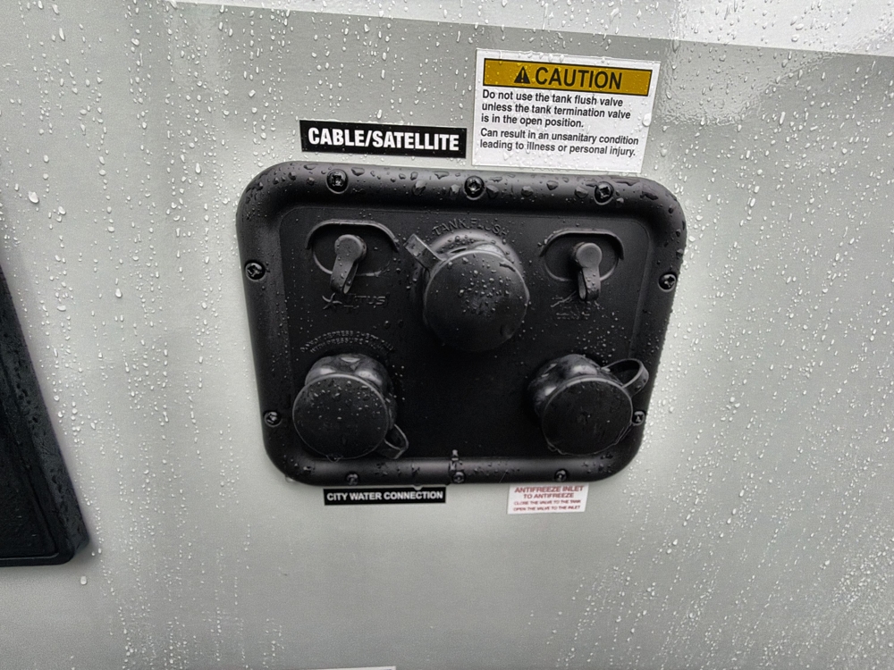 outside-kitchen-sink