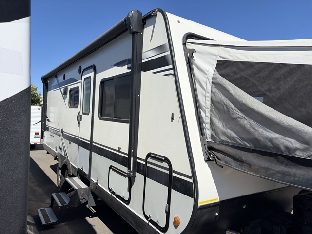 2020 Jayco Jay Feather X23E — photo 3 of 8