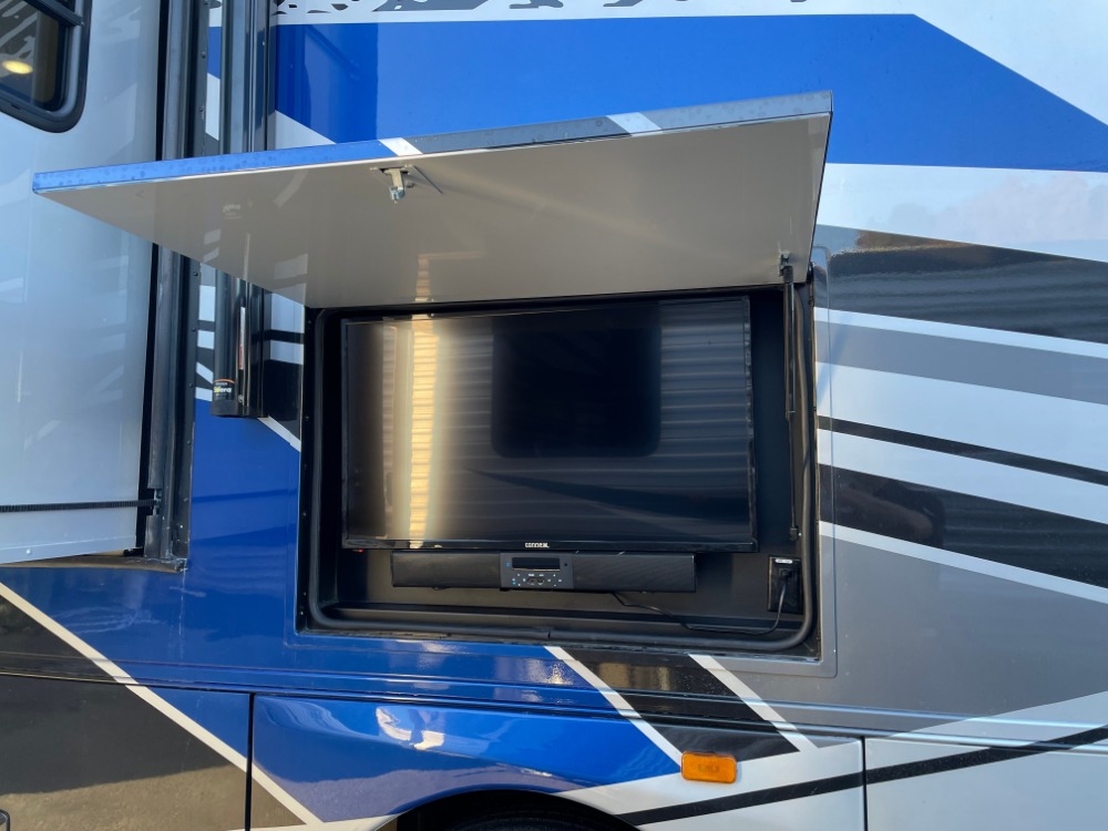 Forest River 7 Series 32J Camping World of West Boylston