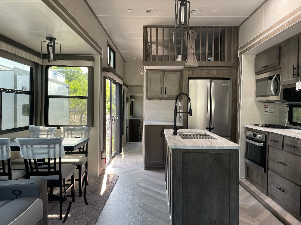 Forest River Salem Villa Grand 42FLDL Camping World of West Boylston