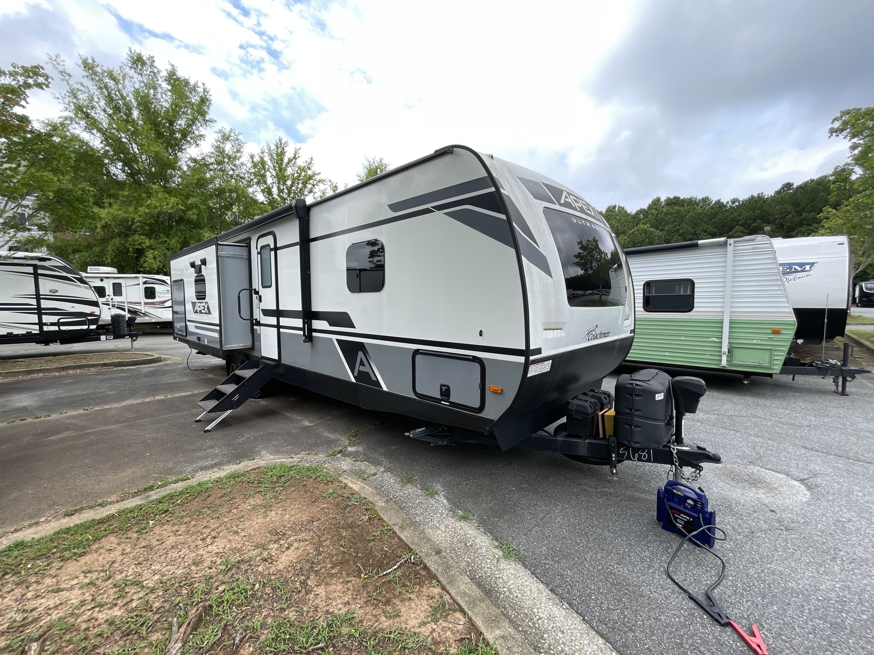 New or Used Coachmen Apex Ultra Lite 293rlds RVs for Sale