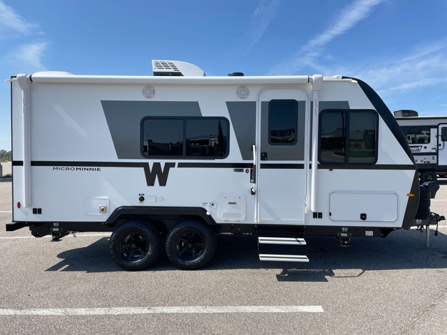 2026 Winnebago Micro Minnie 2100BH — photo 6 of 8