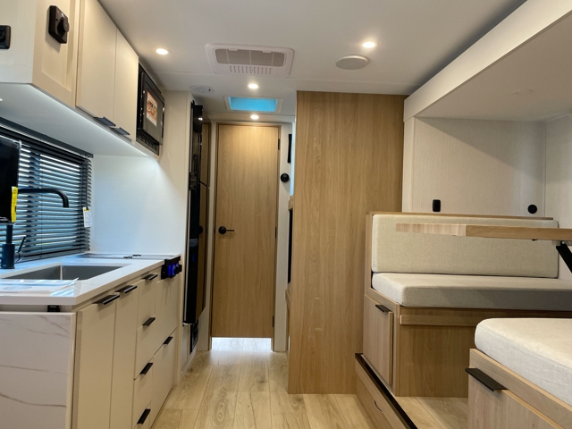 2026 Winnebago Micro Minnie 2100BH — photo 3 of 8