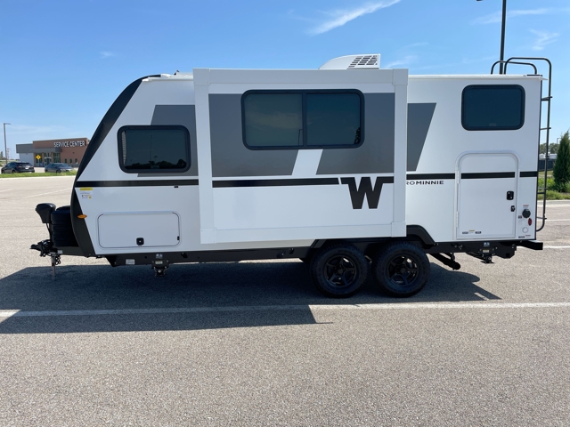 2026 Winnebago Micro Minnie 2100BH — photo 7 of 8