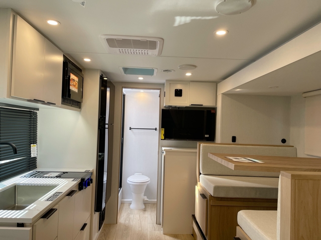 2026 Winnebago Micro Minnie 2108TB — photo 3 of 8