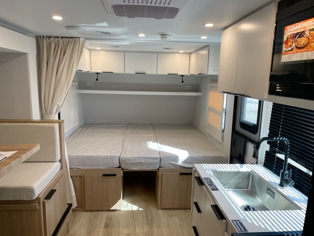 2026 Winnebago Micro Minnie 2108TB — photo 4 of 8