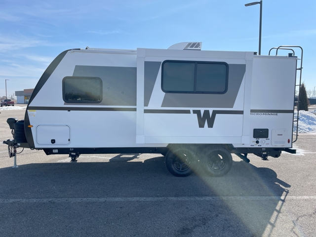 2026 Winnebago Micro Minnie 2108TB — photo 7 of 8