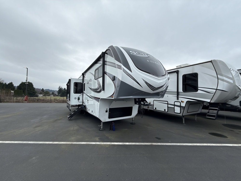 New Ror 2023 Grand Design Solitude 3950BH - Stock #2650811P | Woodland, WA ...