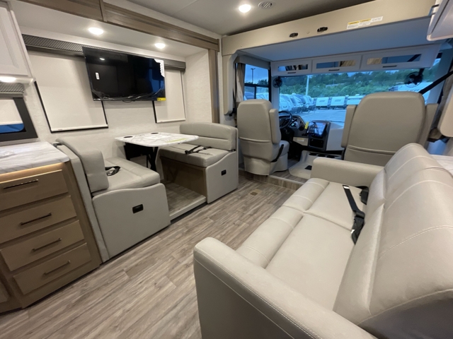 2026 Thor Freedom Traveler B30 — photo 8 of 8