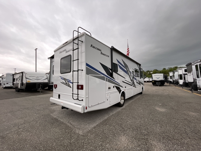 2026 Thor Freedom Traveler B30 — photo 7 of 8
