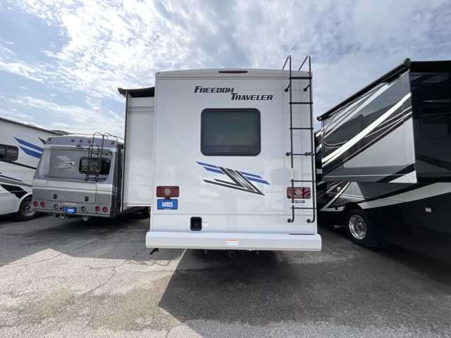 2026 Thor Freedom Traveler A32 — photo 6 of 8