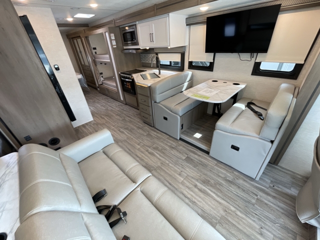 2026 Thor Freedom Traveler A32 — photo 3 of 8