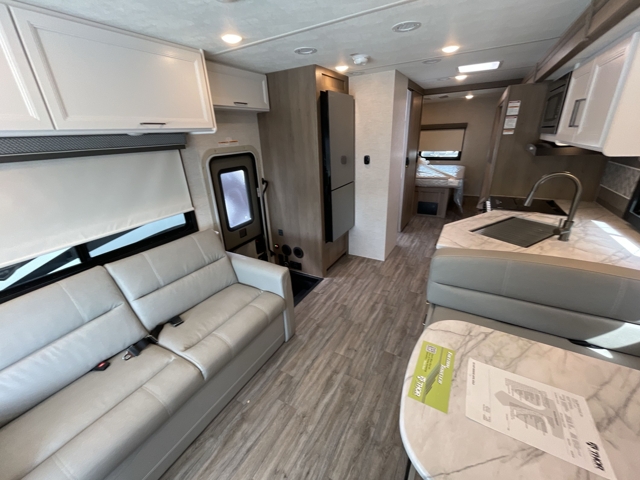 2026 Thor Freedom Traveler A32 — photo 4 of 8