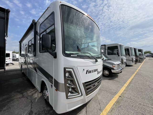 2026 Thor Freedom Traveler A32 — photo 1 of 8