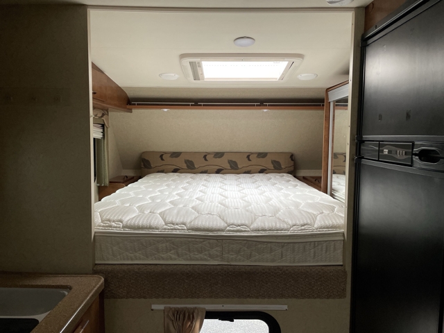2015 Lance Lance 992 — photo 7 of 8