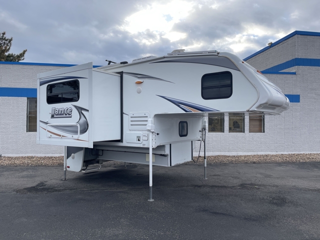 2015 Lance Lance 992 — photo 1 of 8
