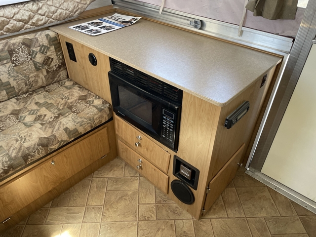 2010 Coleman Highlander NIAGARA-4433 — photo 6 of 8