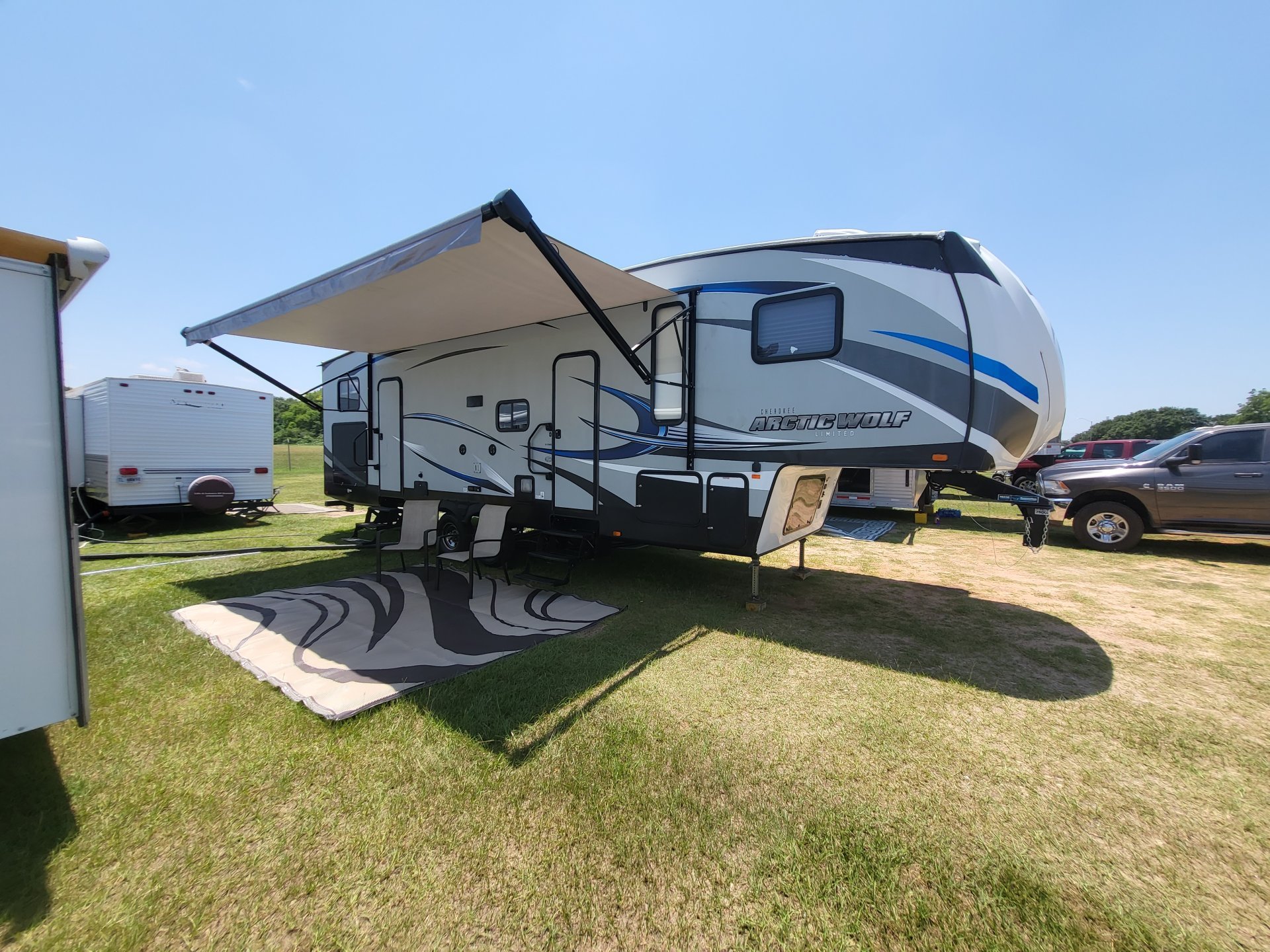 2018 Cherokee  Arctic Wolf 315BH
