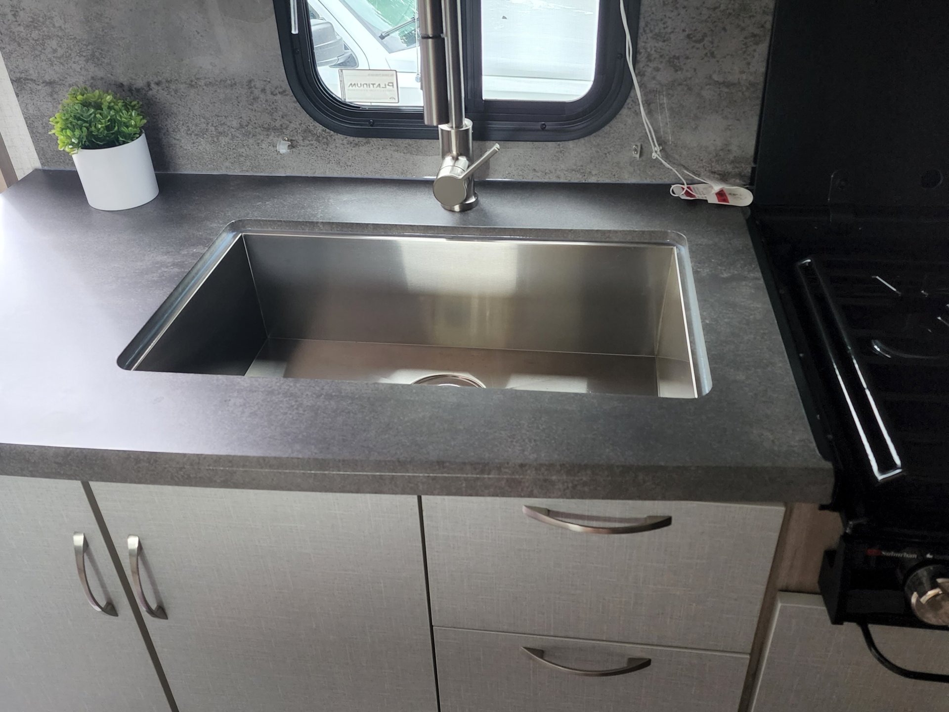 2022 WINNEBAGO MINNIE 2306BHS