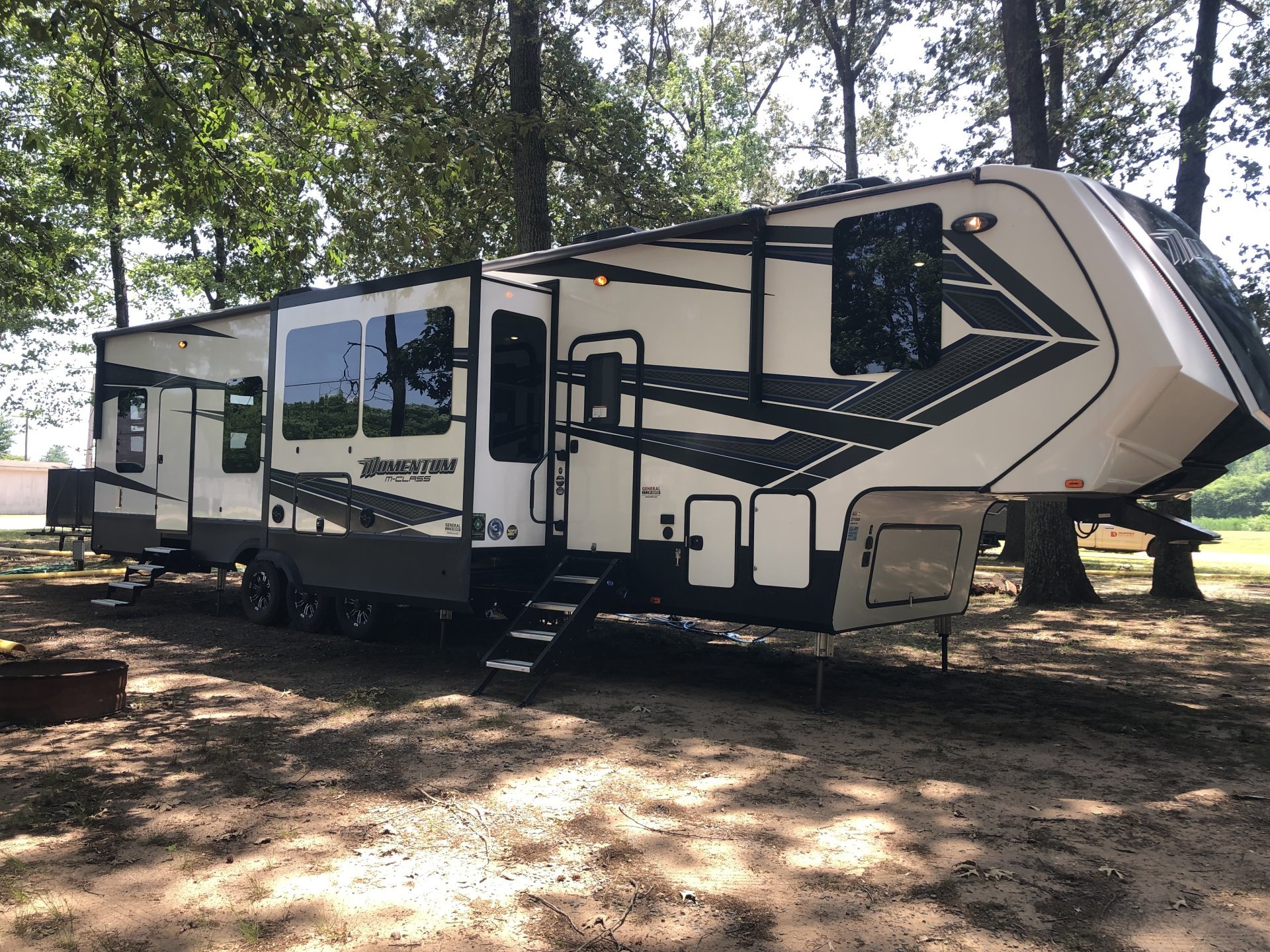 2019 GRAND DESIGN MOMENTUM 398M - Good Sam RV Rentals