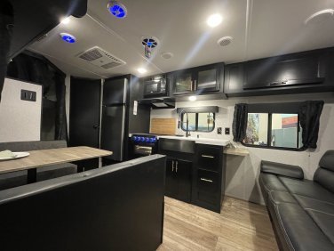 2022 FOREST RIVER Cherokee Grey Wolf 26djse