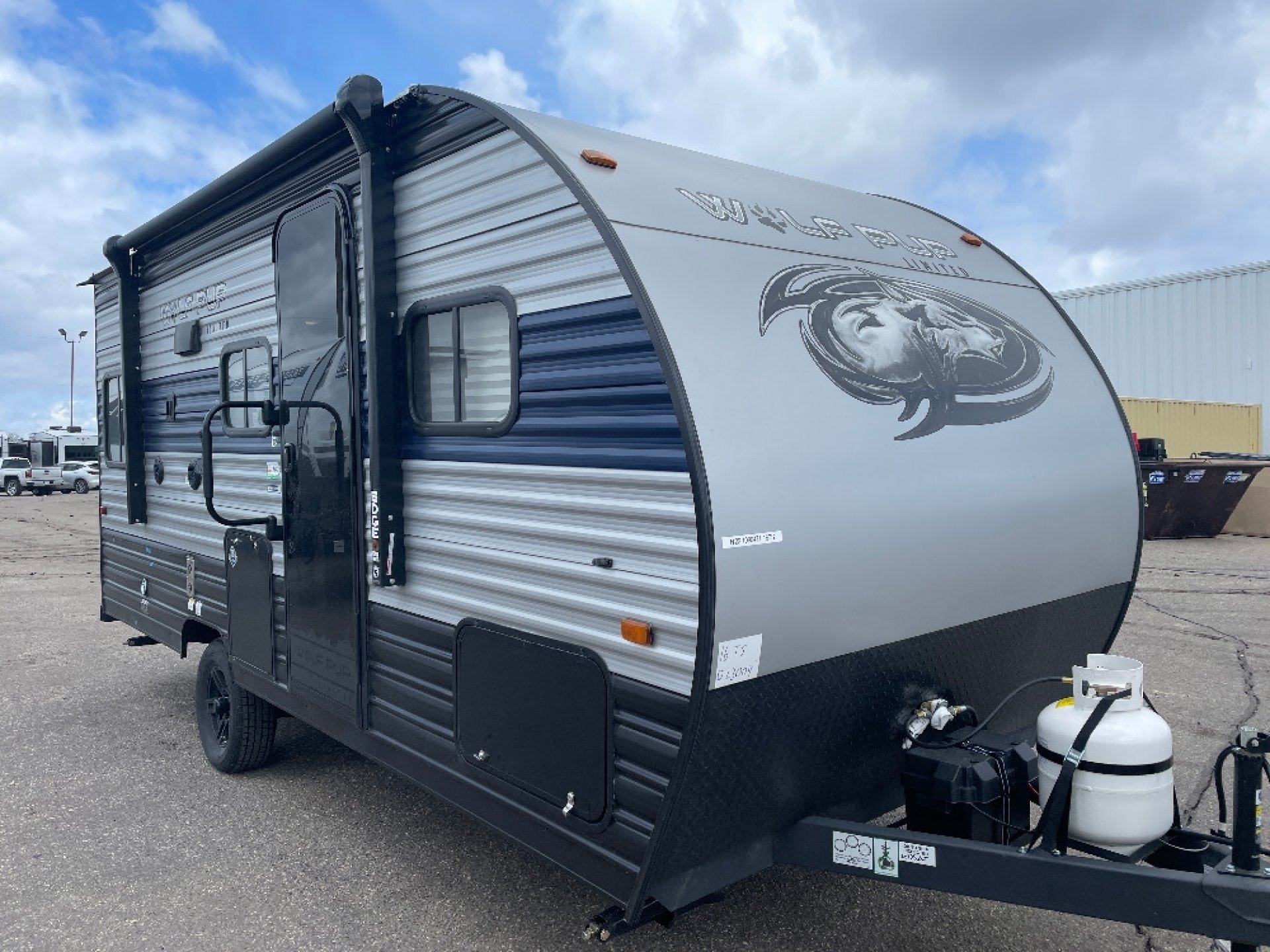 2022 Cherokee Wolf pup 16TS