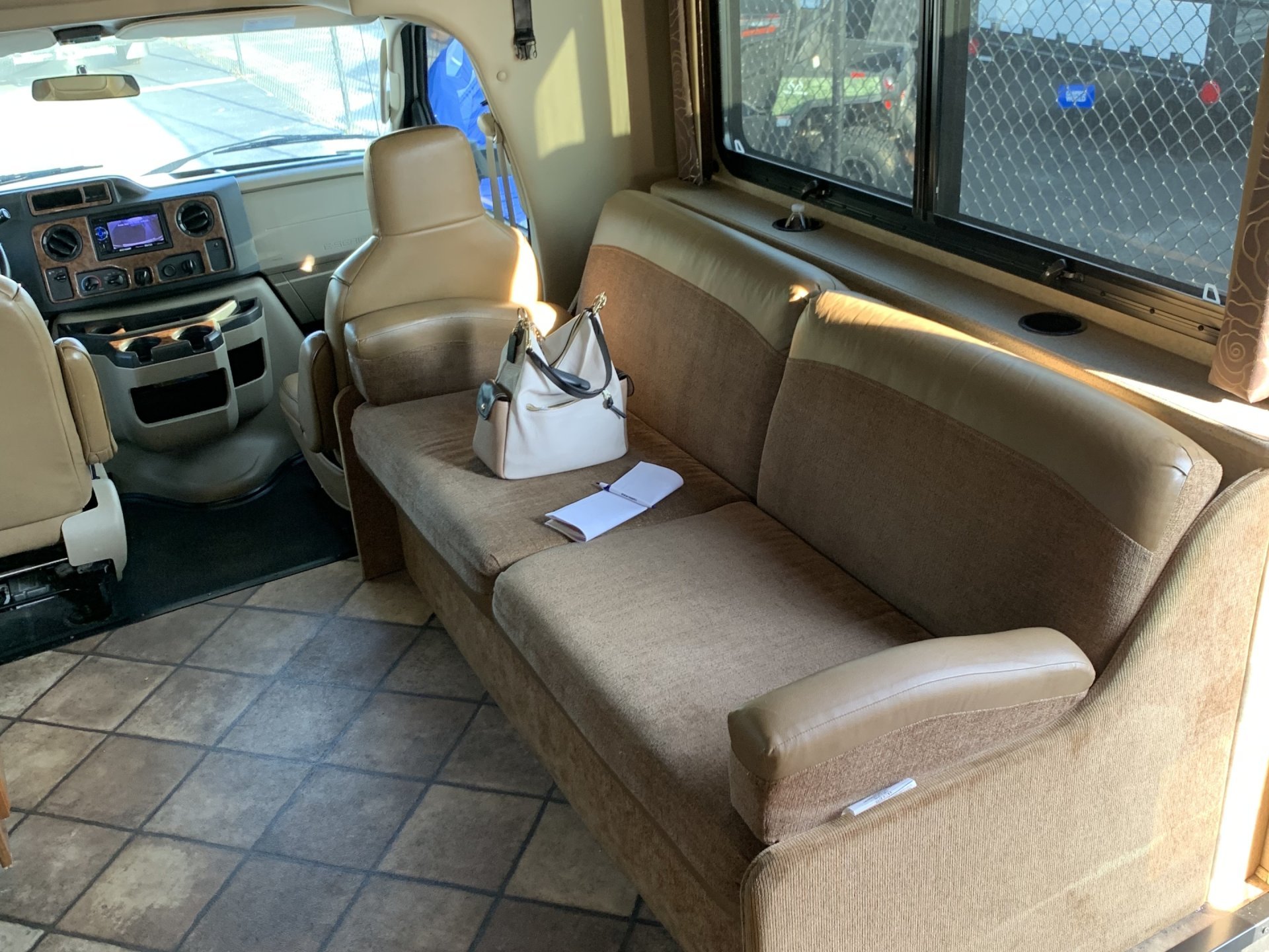 2015 THOR MOTOR COACH CHATEAU 31L