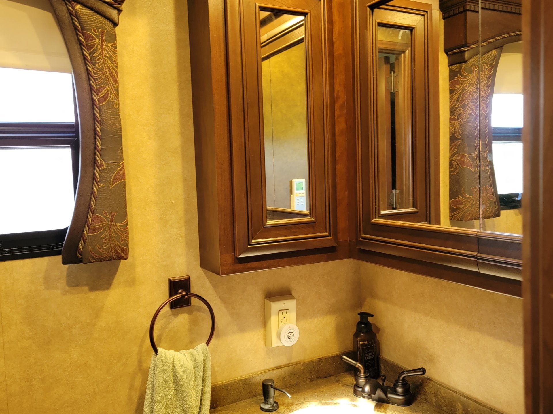 2014 ENTEGRA COACH ASPIRE 44B