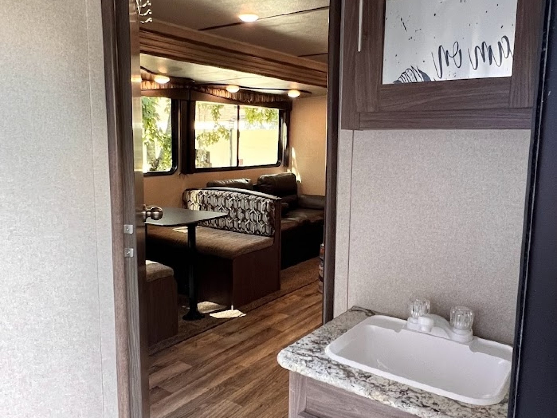 2019 KEYSTONE HIDEOUT 272LHS