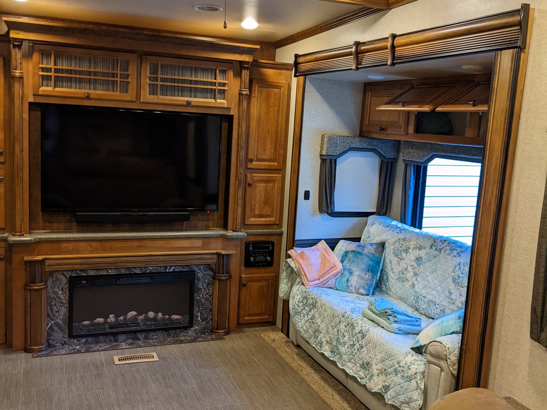 2016 HEARTLAND BIG COUNTRY 4010RD
