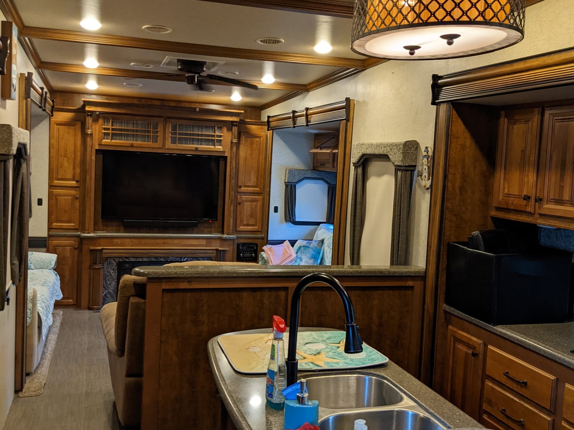 2016 HEARTLAND BIG COUNTRY 4010RD