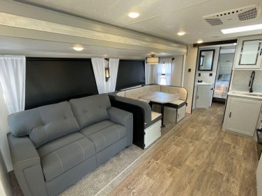 2022 FOREST RIVER VIBE 32MS