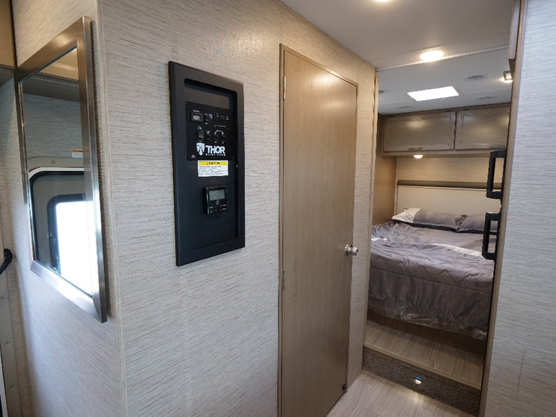 2022 THOR MOTOR COACH Coleman 28CM