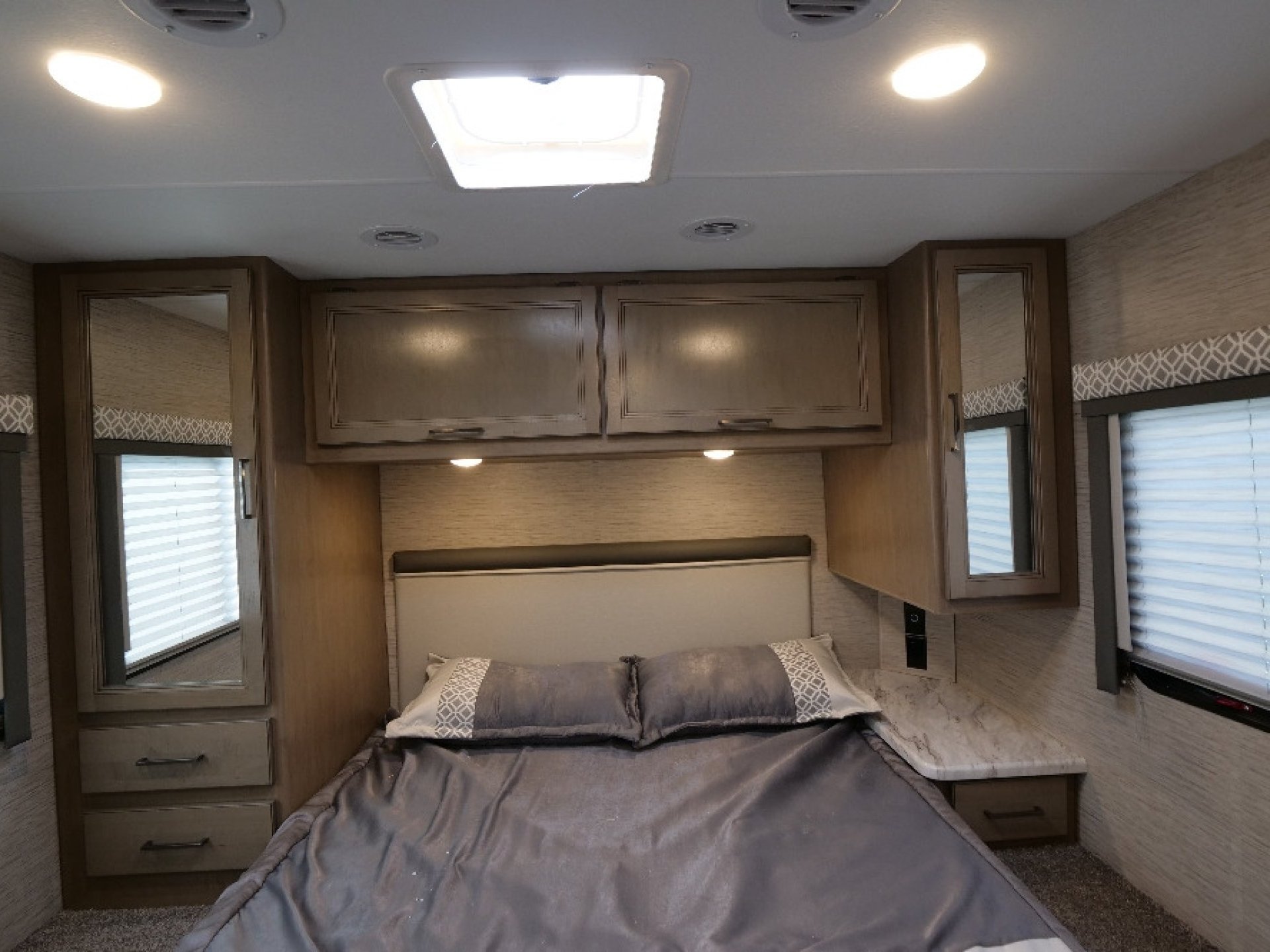2022 THOR MOTOR COACH Coleman 28CM