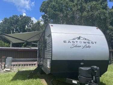 2021 EAST TO WEST SILVER LAKE 27KSD