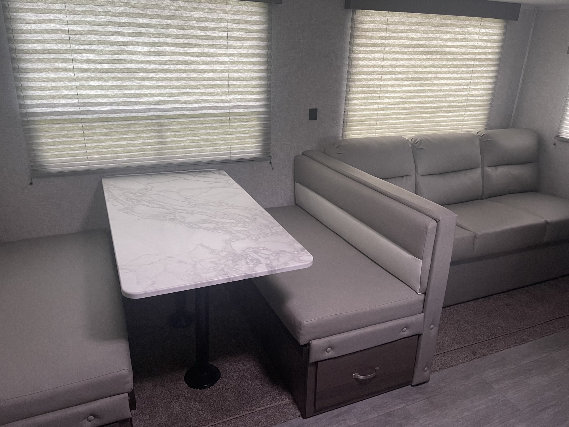 2021 EAST TO WEST SILVER LAKE 27KSD