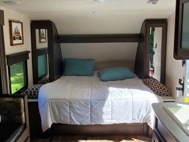 2018 FOREST RIVER WILDWOOD X-LITE X-LITE