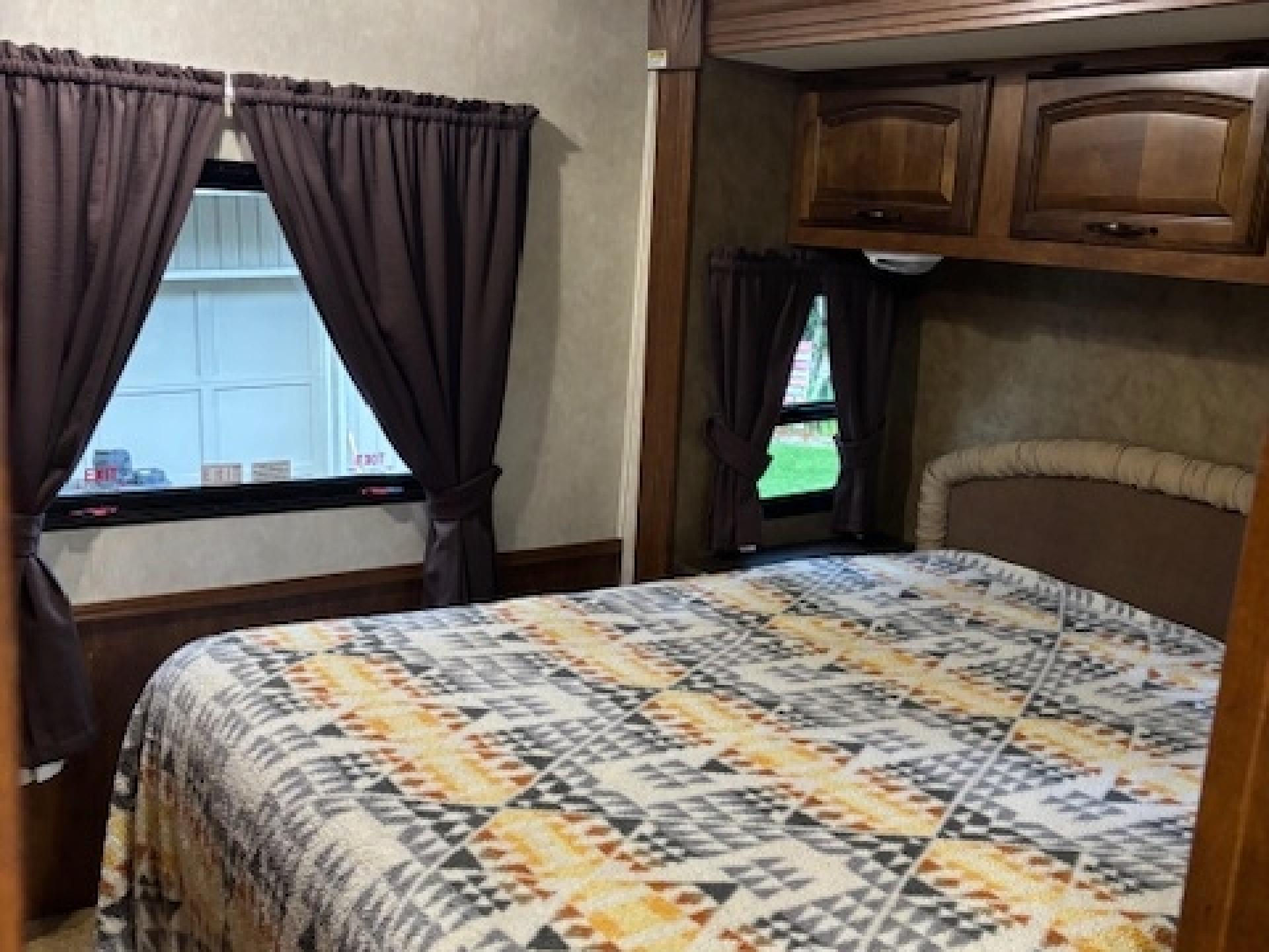 2012 COACHMEN MIRADA 29DS