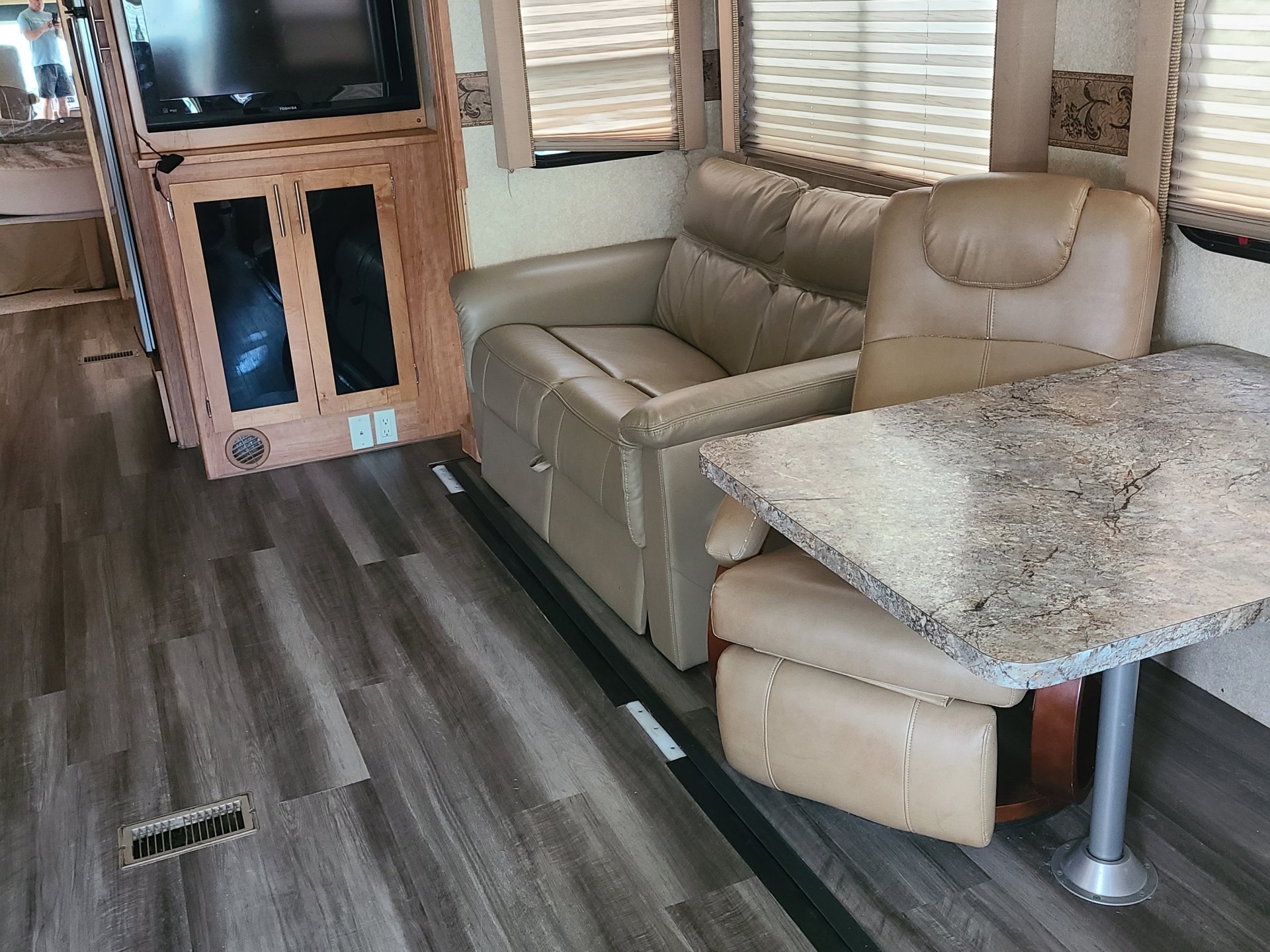 2011 FOREST RIVER BERKSHIRE 360QS