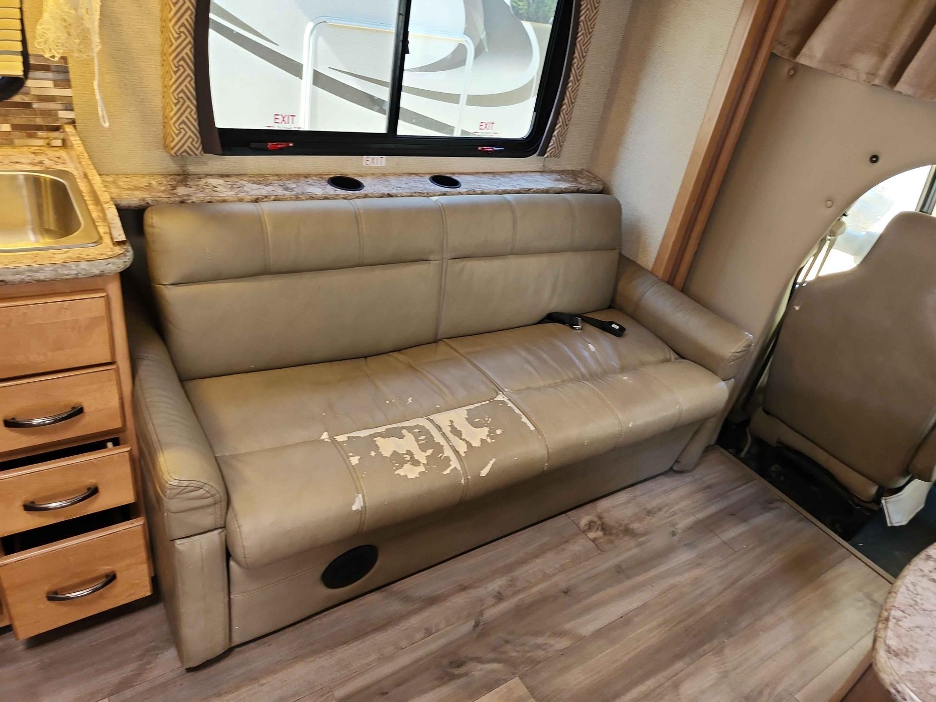 2018 THOR MOTOR COACH CHATEAU 30D