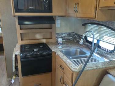 2018 THOR MOTOR COACH CHATEAU 30D