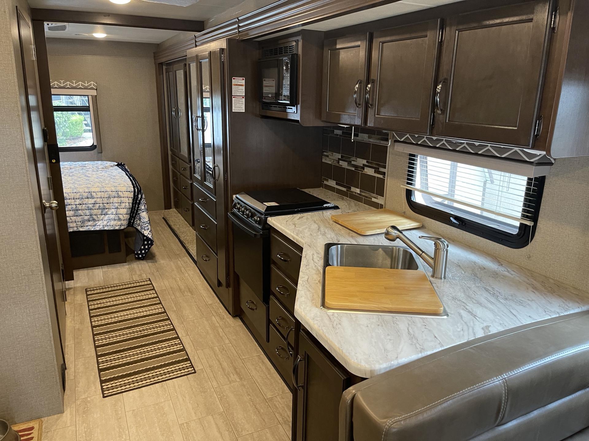 2020 THOR MOTOR COACH FREEDOM TRAVELER A30