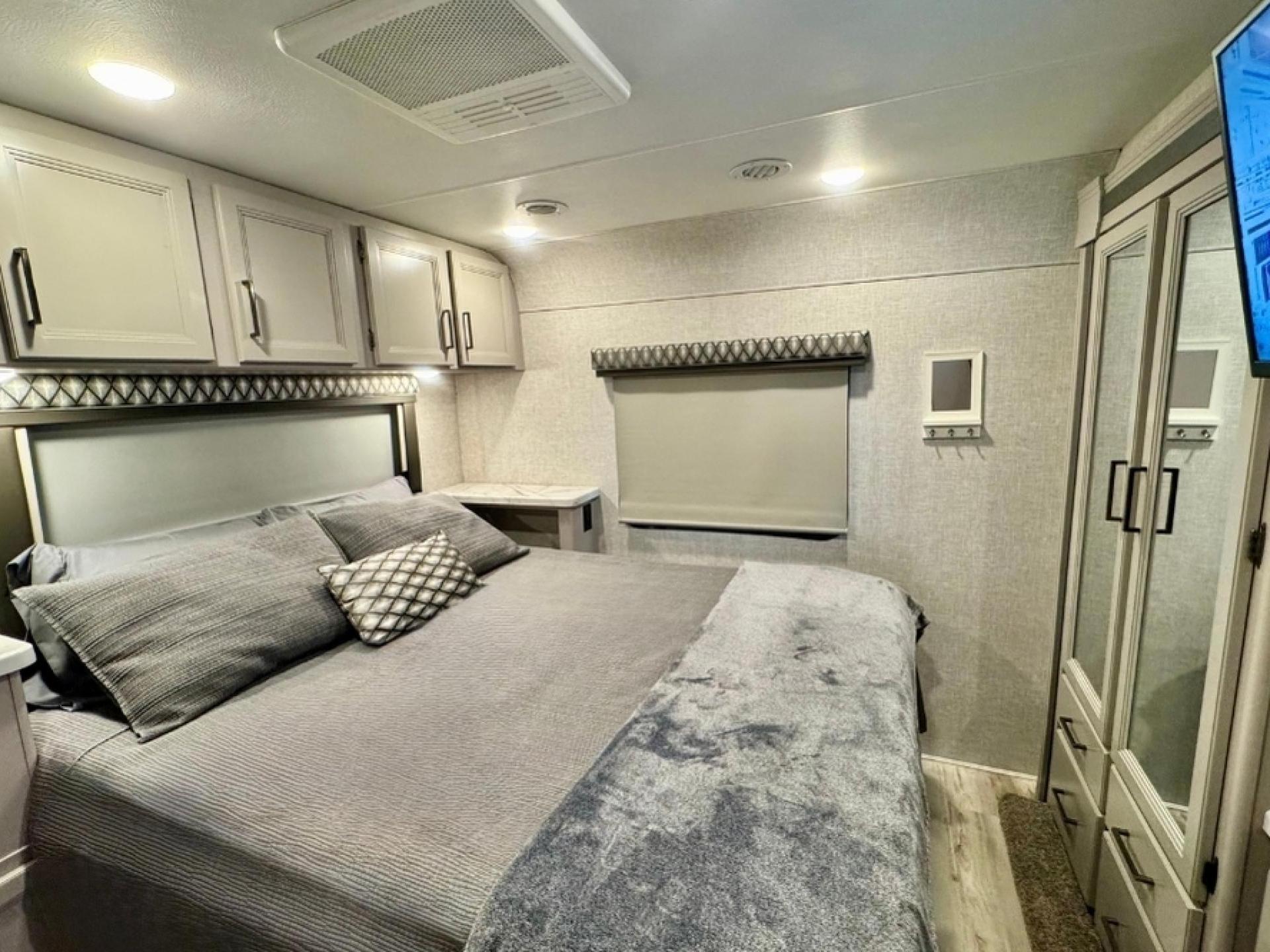 2023 THOR MOTOR COACH GENEVA 31VA