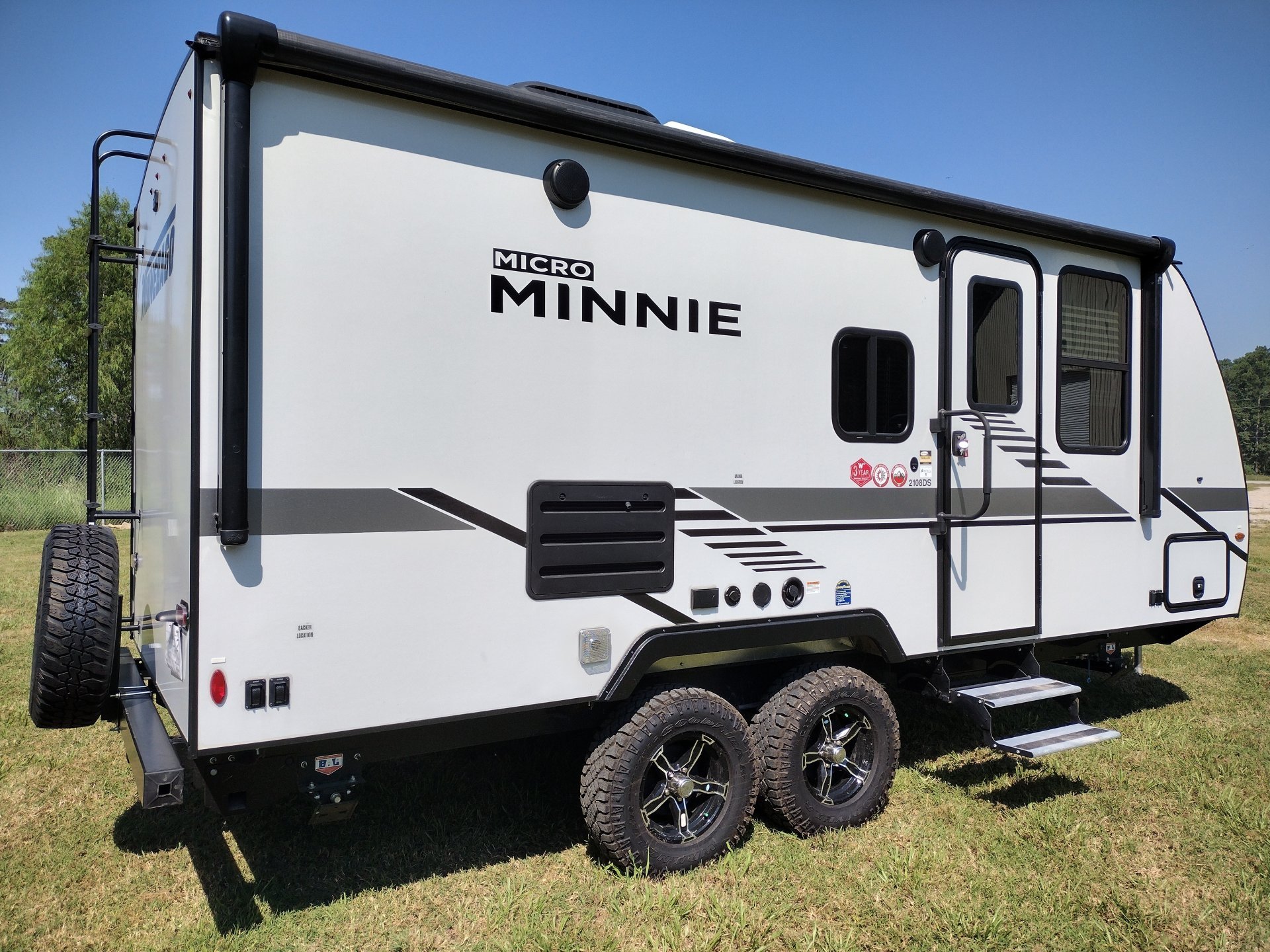 2022 WINNEBAGO MICRO MINNIE 2108DS Good Sam RV Rentals