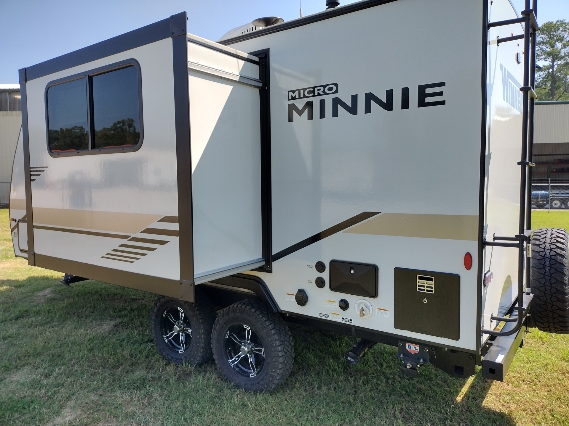 2022 WINNEBAGO MICRO MINNIE 2108DS Good Sam RV Rentals