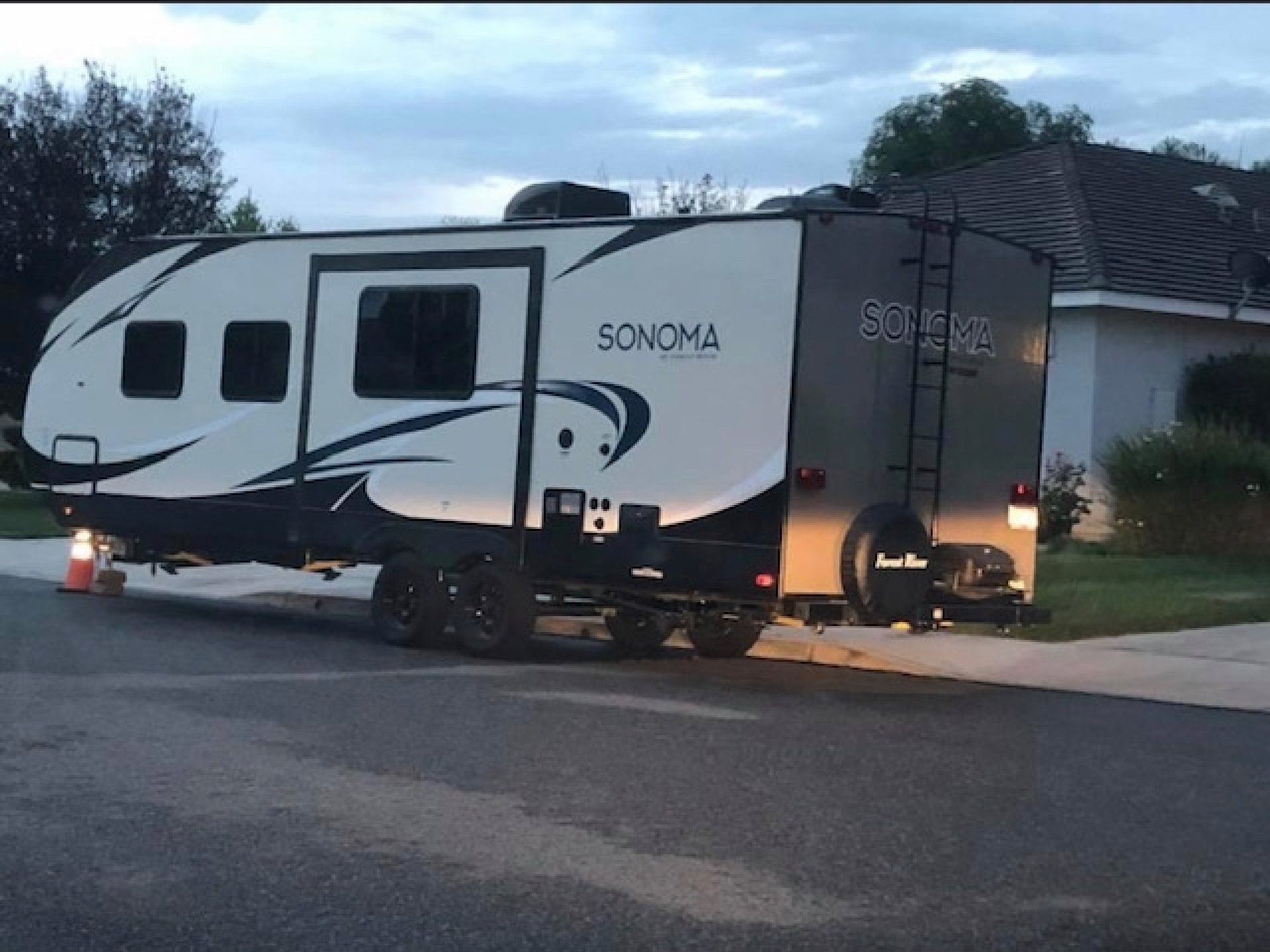 2017 FOREST RIVER SONOMA 240RBK