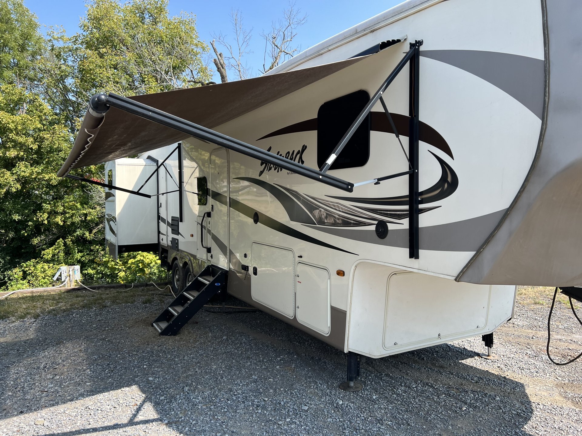 2013 FOREST RIVER CEDAR CREEK SILVERBACK 35QB4 Good Sam RV Rentals